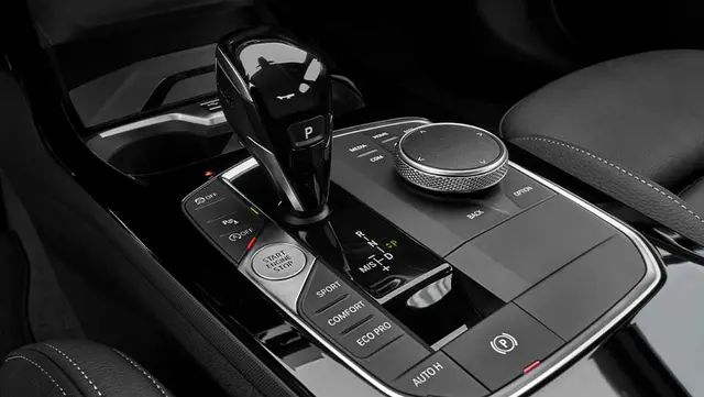 بی ام و BMW 225L - تصویر 3